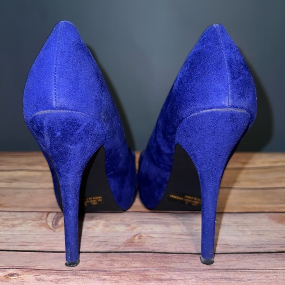 Suede Qupid Heels - Picture 3 of 4